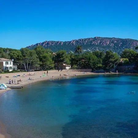 Les Orangers De Santa Lucia, Vue Et Port, St Raphael *