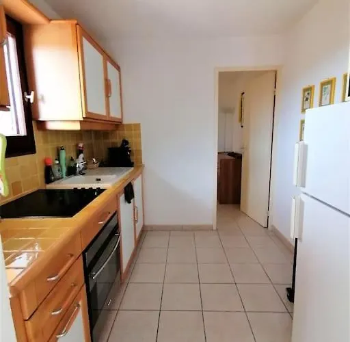 Les Orangers De Santa Lucia, Vue Et Port, St Raphael *