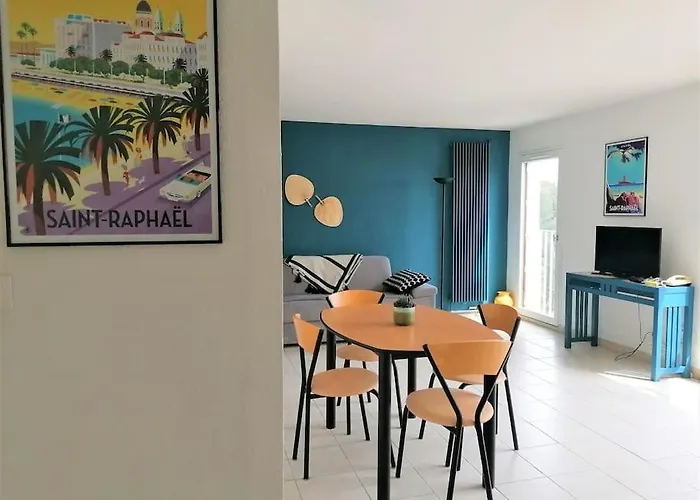 Les Orangers De Santa Lucia, Vue Et Port, St Raphael アパート Saint-Raphaël