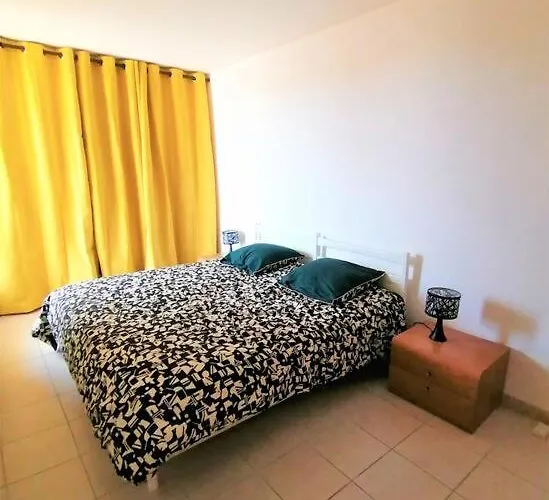 Les Orangers De Santa Lucia, Vue Et Port, St Raphael *