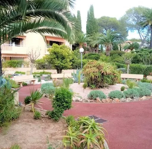 Les Orangers De Santa Lucia, Vue Et Port, St Raphael Saint-Raphaël